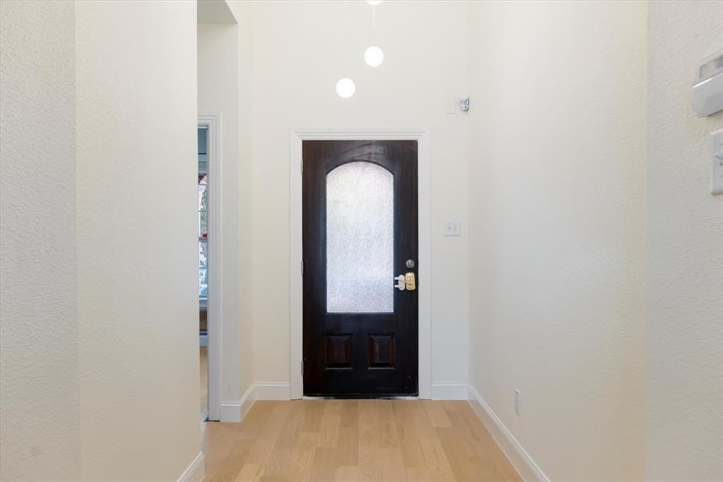 411 Overton Ave - Photo 6 of 38