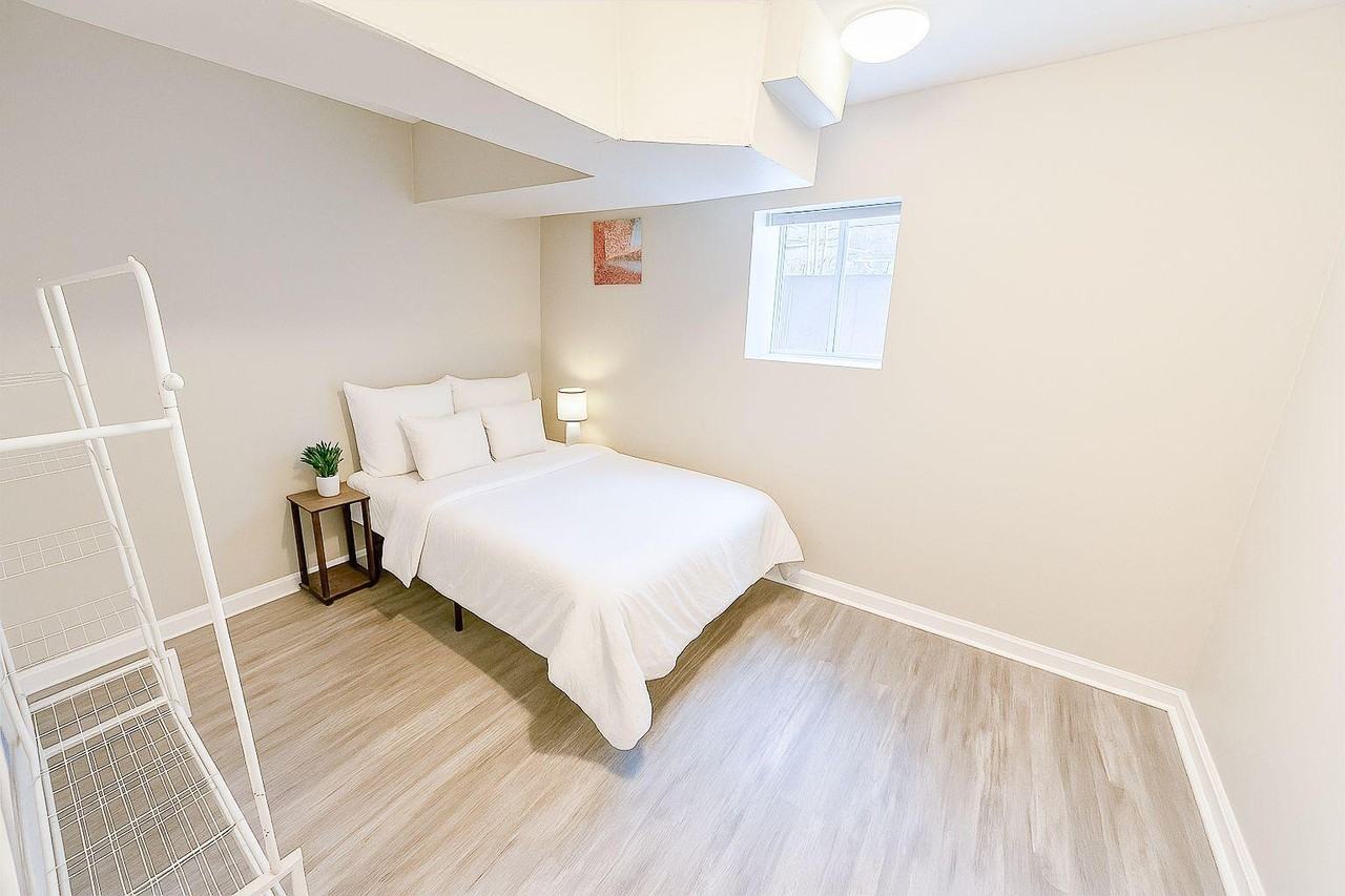 Oakcliff Court Northwest - Photo 4 of 7