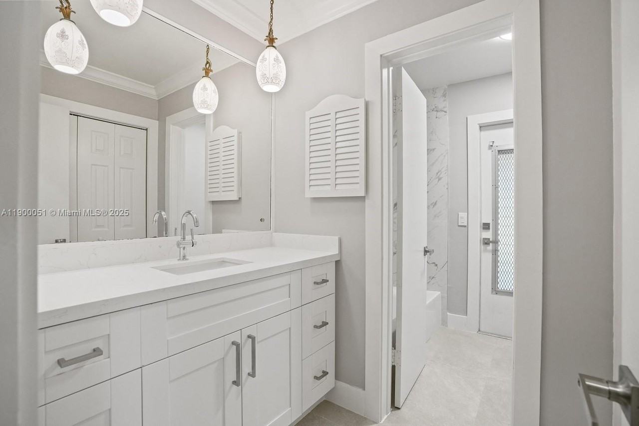 8081 Sw 139th Ter - Photo 6 of 8