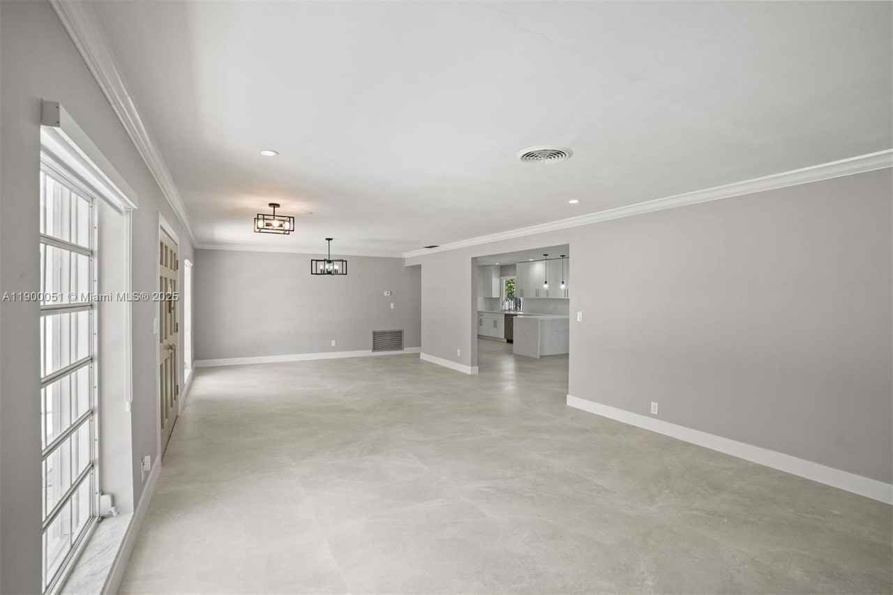 8081 Sw 139th Ter - Photo 7 of 8