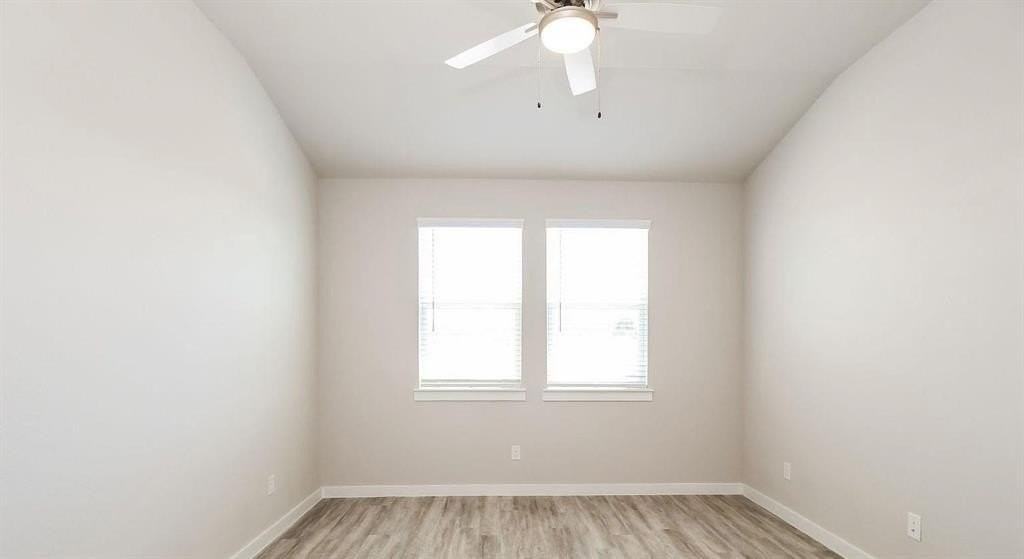 1304 Creekbank Drive - Photo 7 of 7