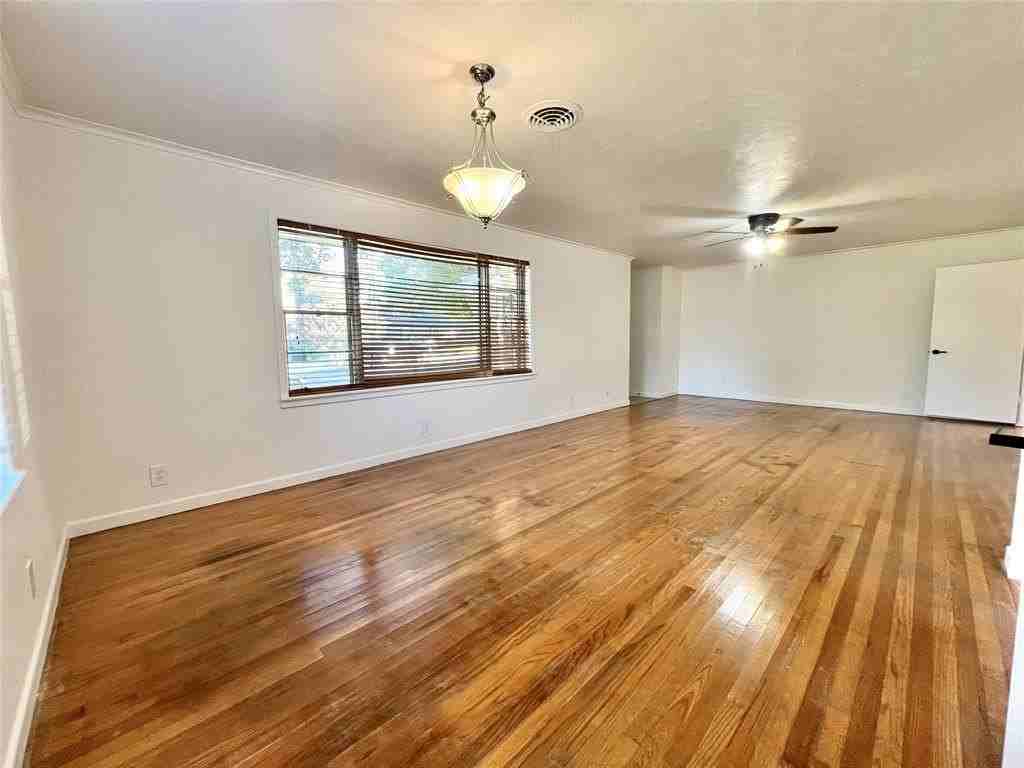 1508 Ross Ave - Photo 3 of 23