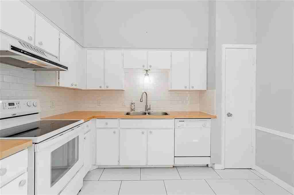 10438 High Hollows Dr #245 - Photo 2 of 12