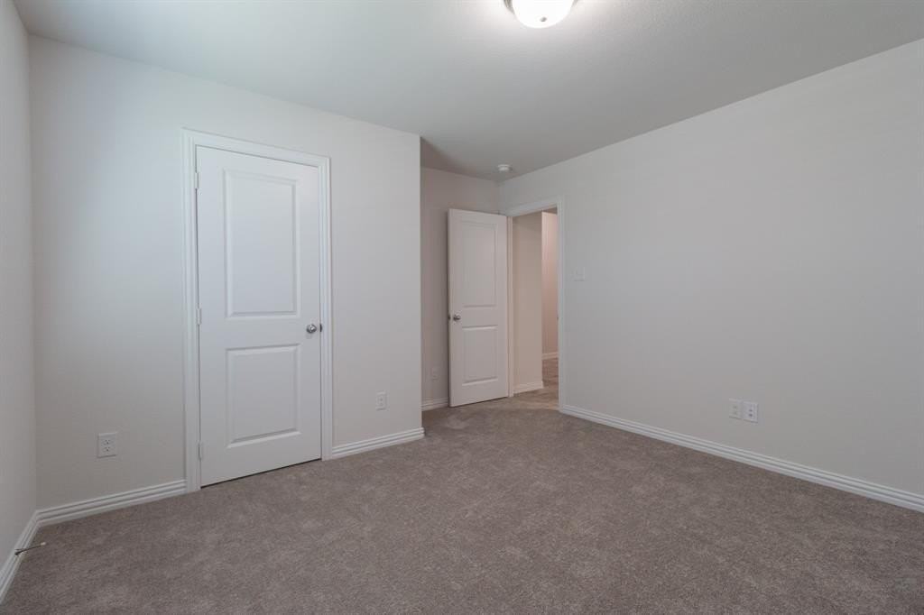 1017 Verde Valley Ln - Photo 6 of 27