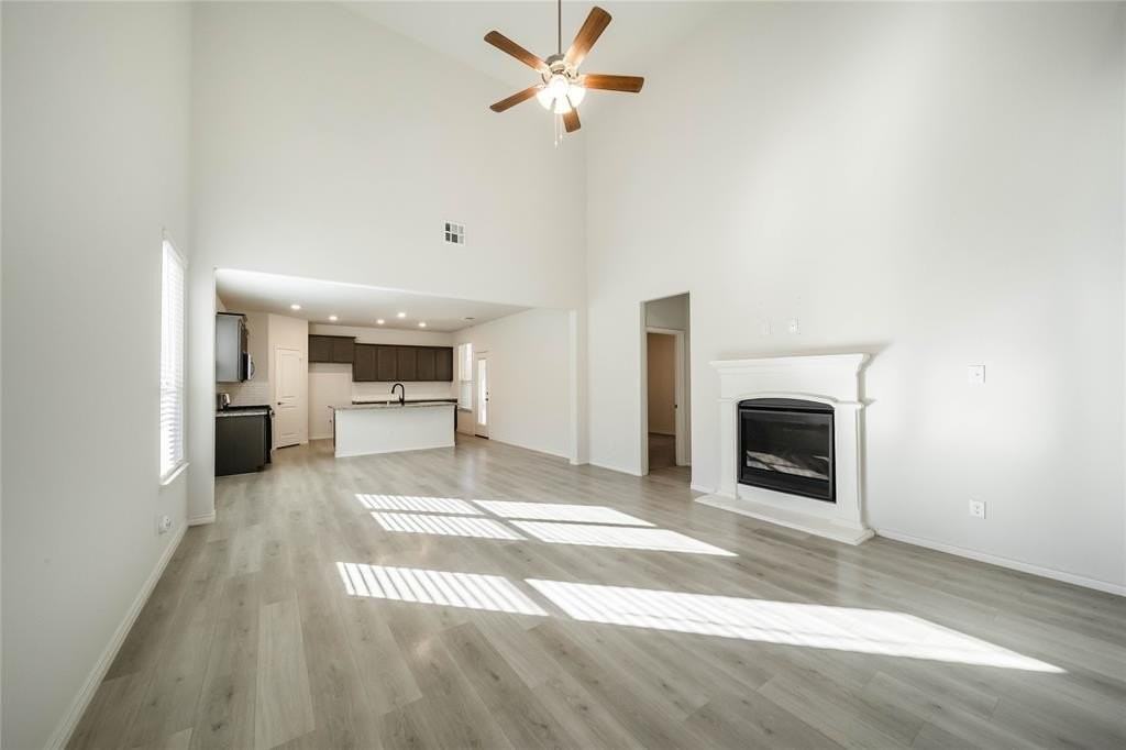 1809 Ferguson Ln - Photo 3 of 36