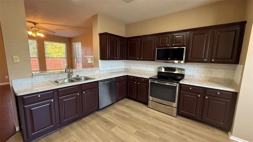 2521 N Brook Dr - Photo 6 of 24