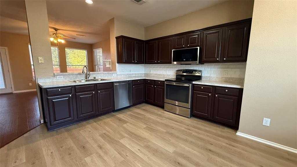 2521 N Brook Dr - Photo 7 of 24