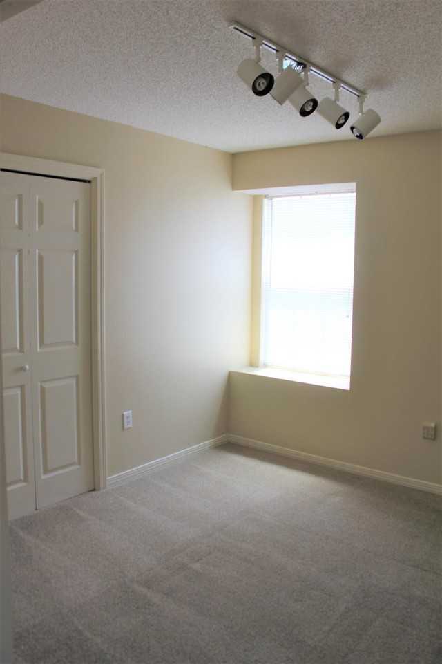 2138 Edgewood Dr - Photo 4 of 14