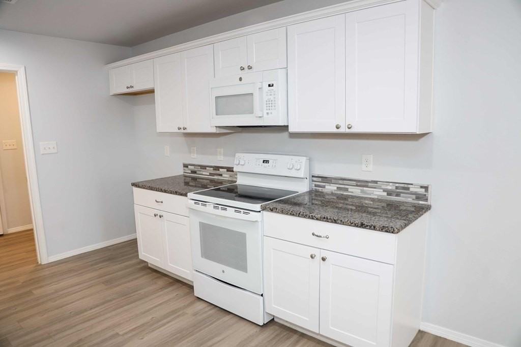 1649 Wrigley Drive - Photo 4 of 21