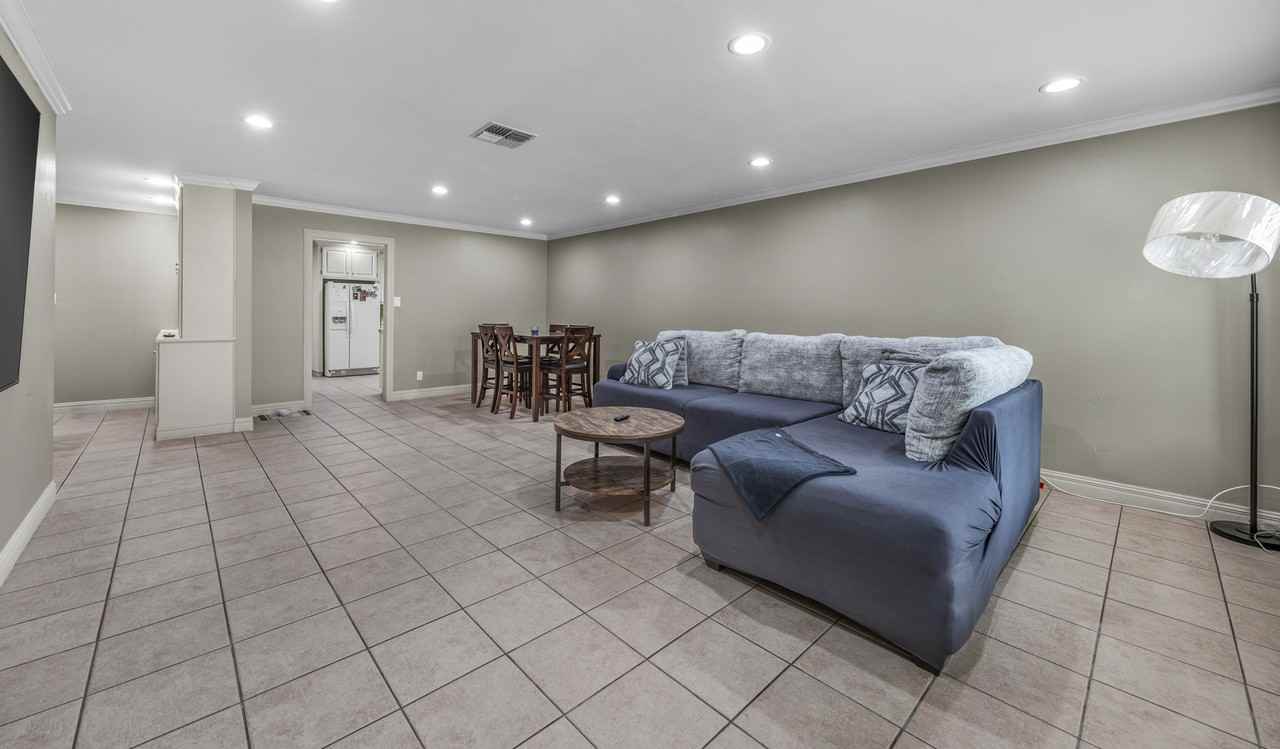 5414 Guava Dr - Photo 3 of 21