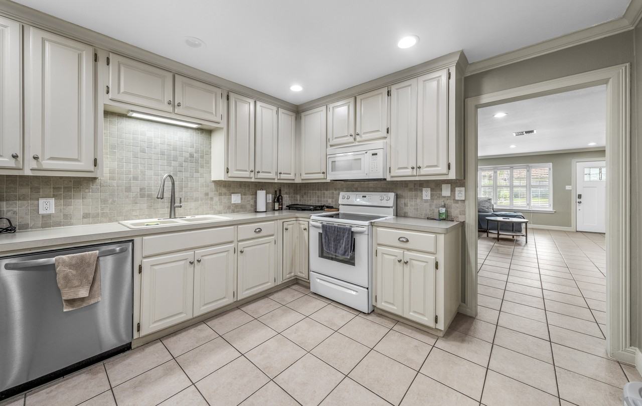 5414 Guava Dr - Photo 5 of 21