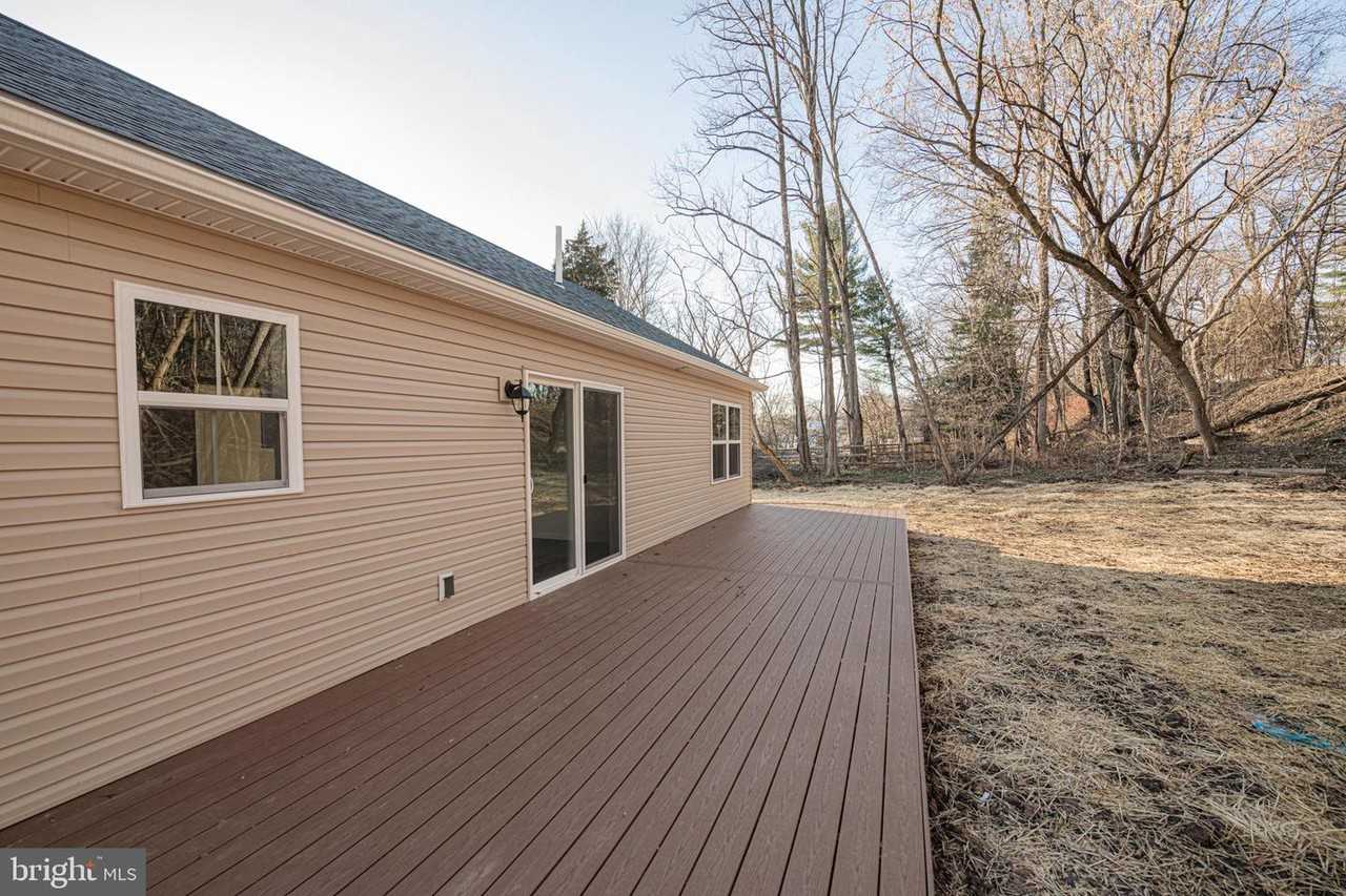 617 Port Providence Road - Photo 4 of 25