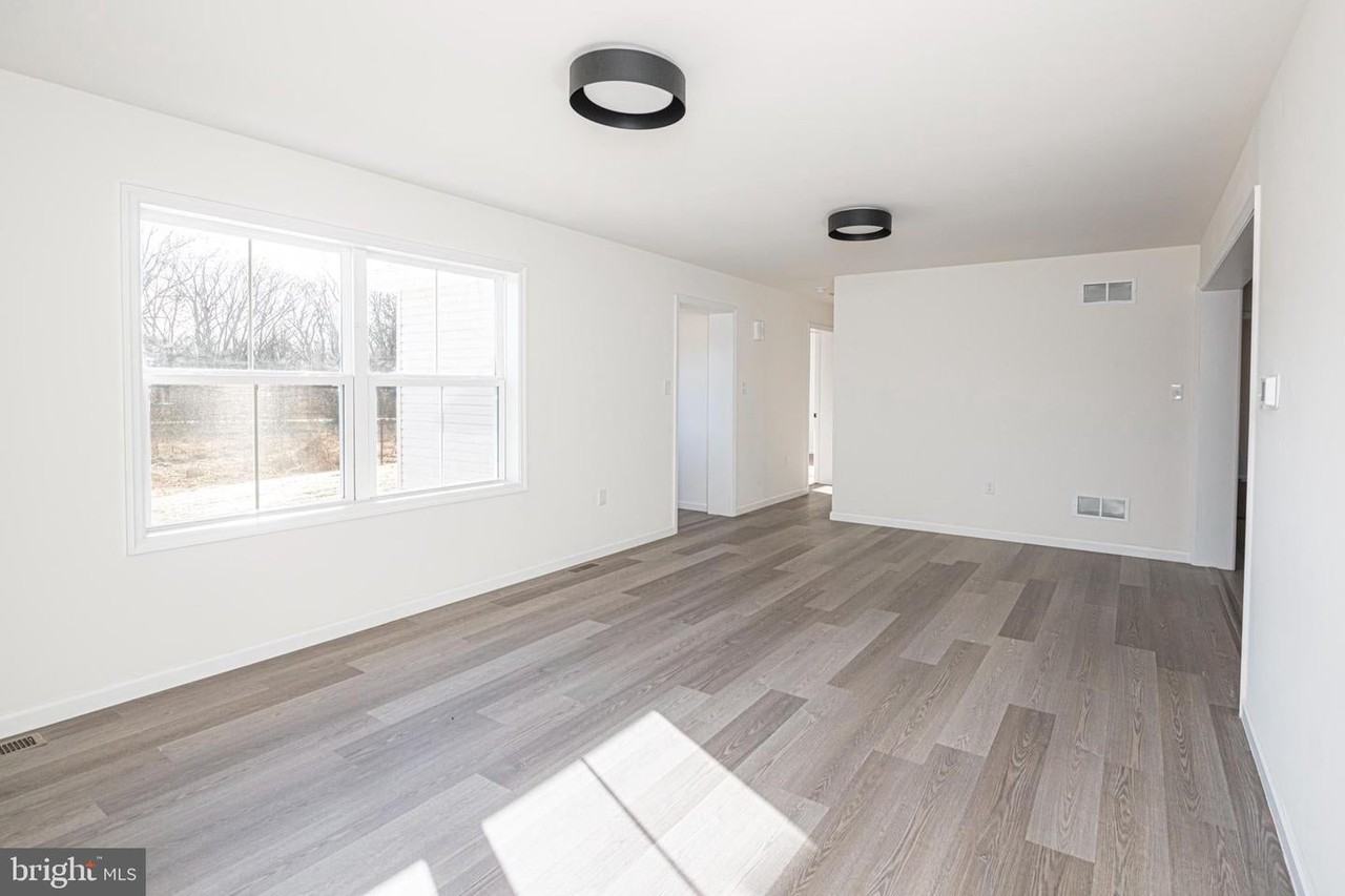 617 Port Providence Road - Photo 6 of 25