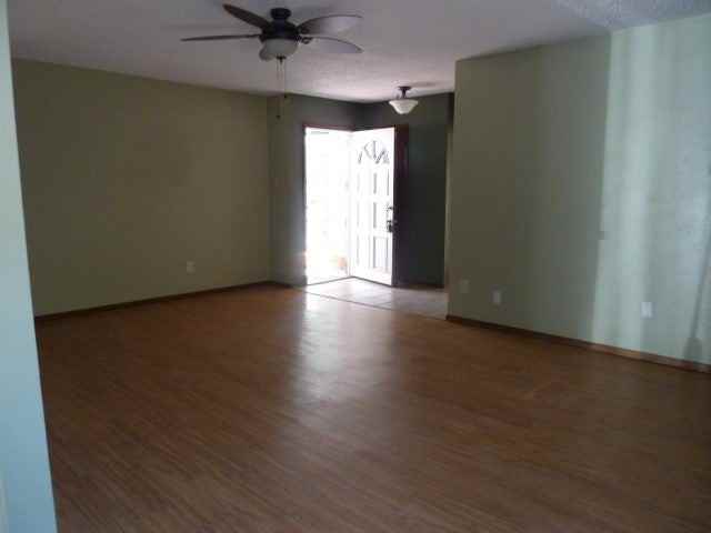 852 Chateau Valee Cir - Photo 4 of 33