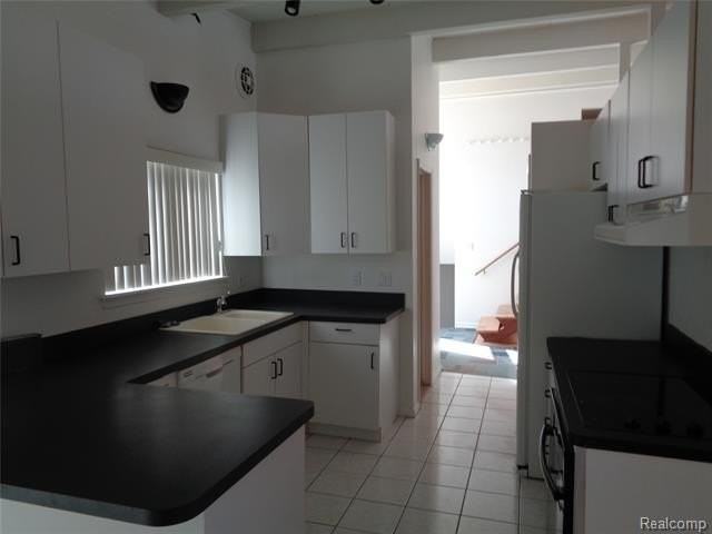 31750 Coronet Dr - Photo 5 of 15