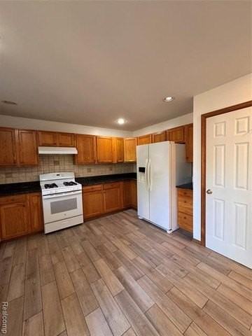 38 W Brockton Ave - Photo 6 of 25