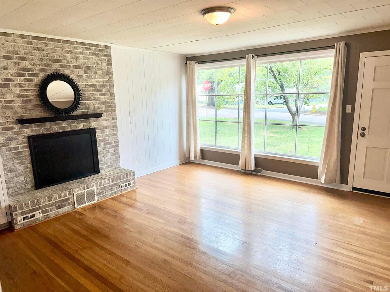 700 Mial Street - Photo 3 of 15