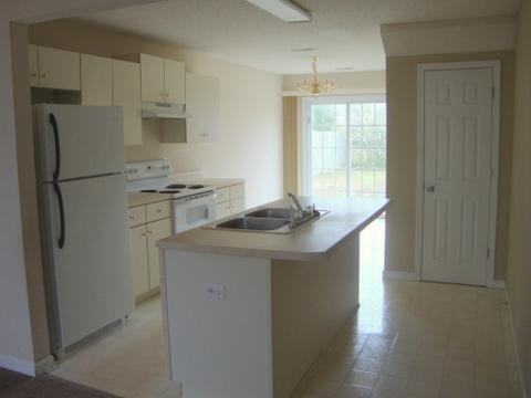 1516 Rochester Dr - Photo 4 of 12