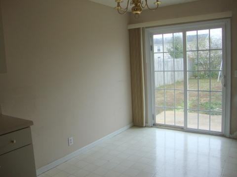 1516 Rochester Dr - Photo 5 of 12