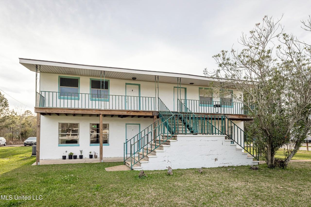 8429 Highway 613 - Photo 7 of 47