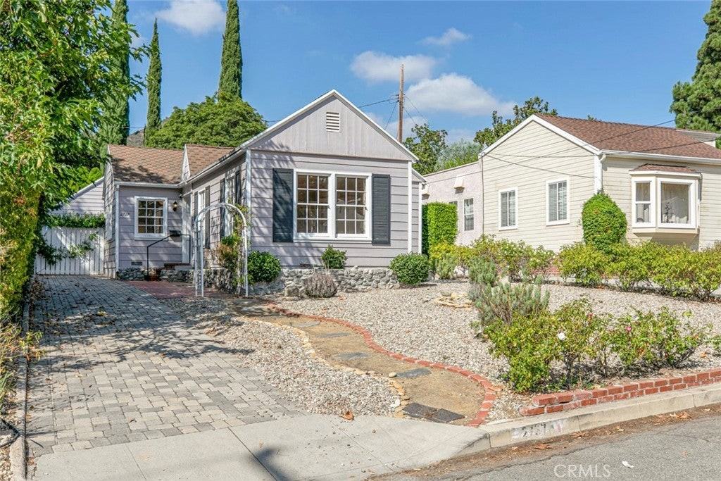 2737 Rustic Ln - Photo 3 of 38