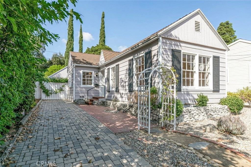 2737 Rustic Ln - Photo 4 of 38