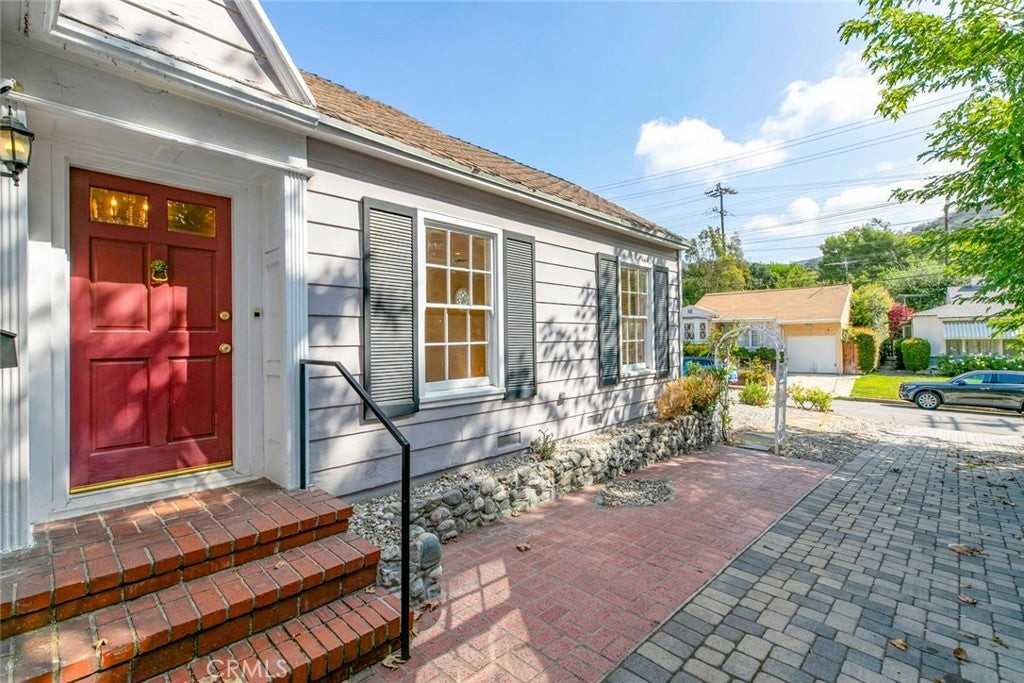 2737 Rustic Ln - Photo 7 of 38