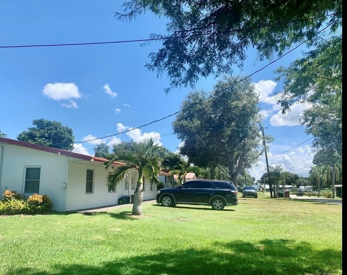 3203 Southeast 29th Lane #4 - Photo 4 of 14