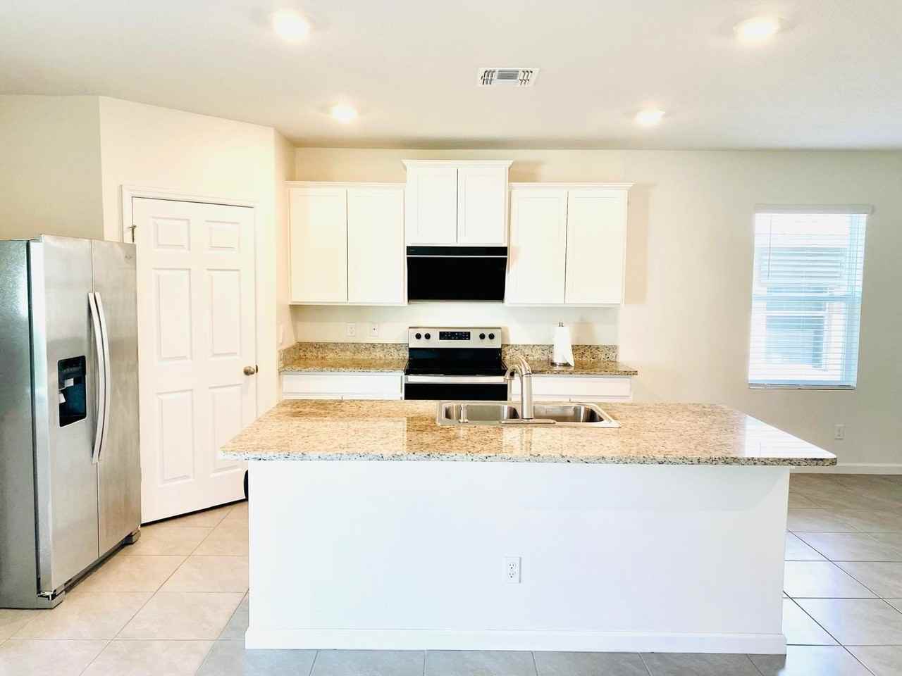 9732 Starboard Dr - Photo 4 of 29