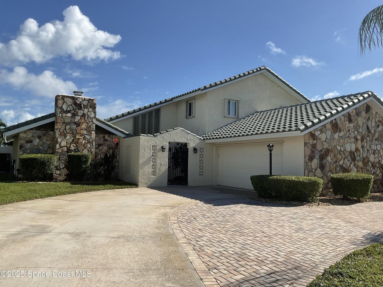 215 Andros Ave - Photo 2 of 50