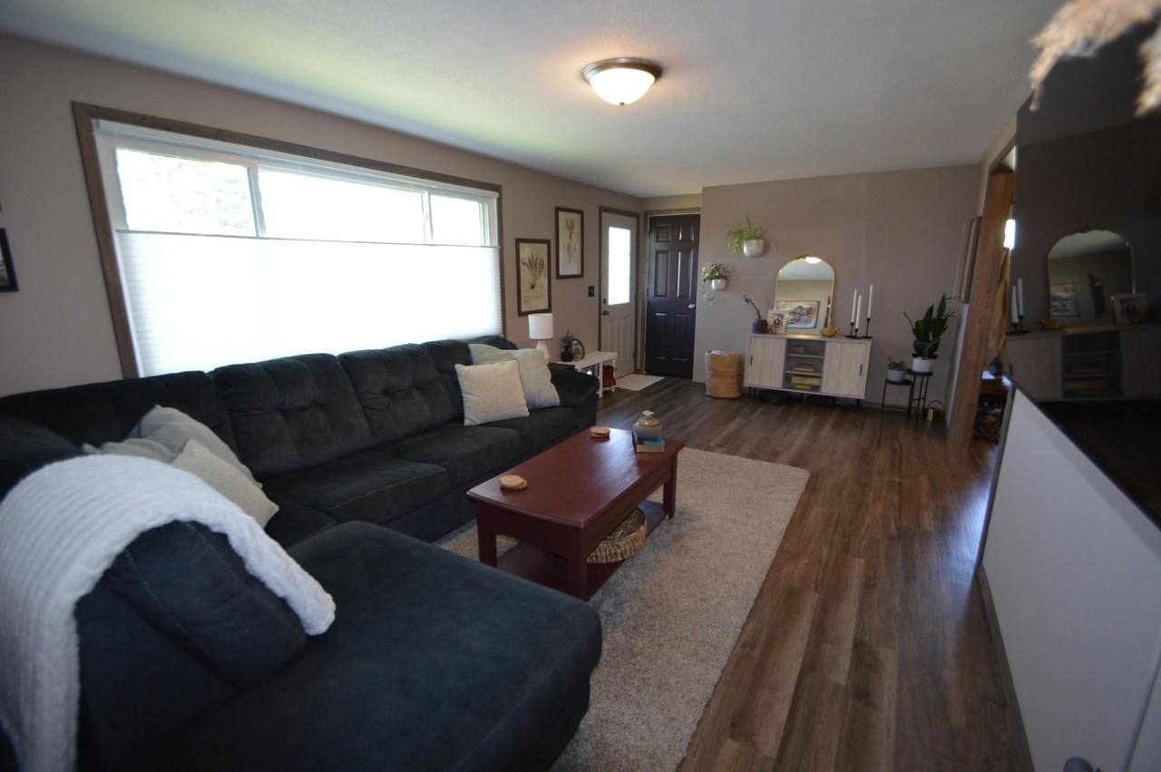 610 Elizabeth St - Photo 2 of 15