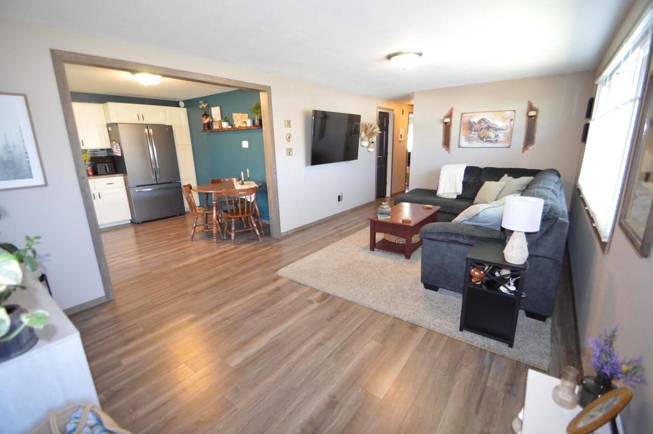 610 Elizabeth St - Photo 3 of 15