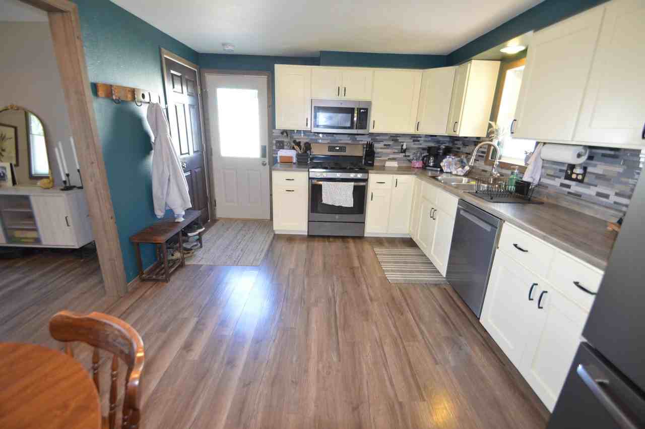 610 Elizabeth St - Photo 5 of 15