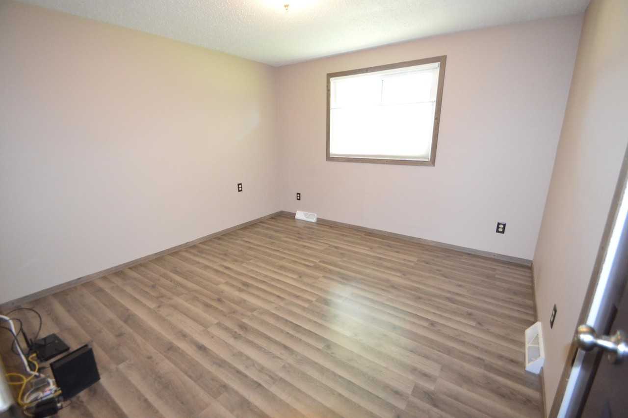 610 Elizabeth St - Photo 6 of 15