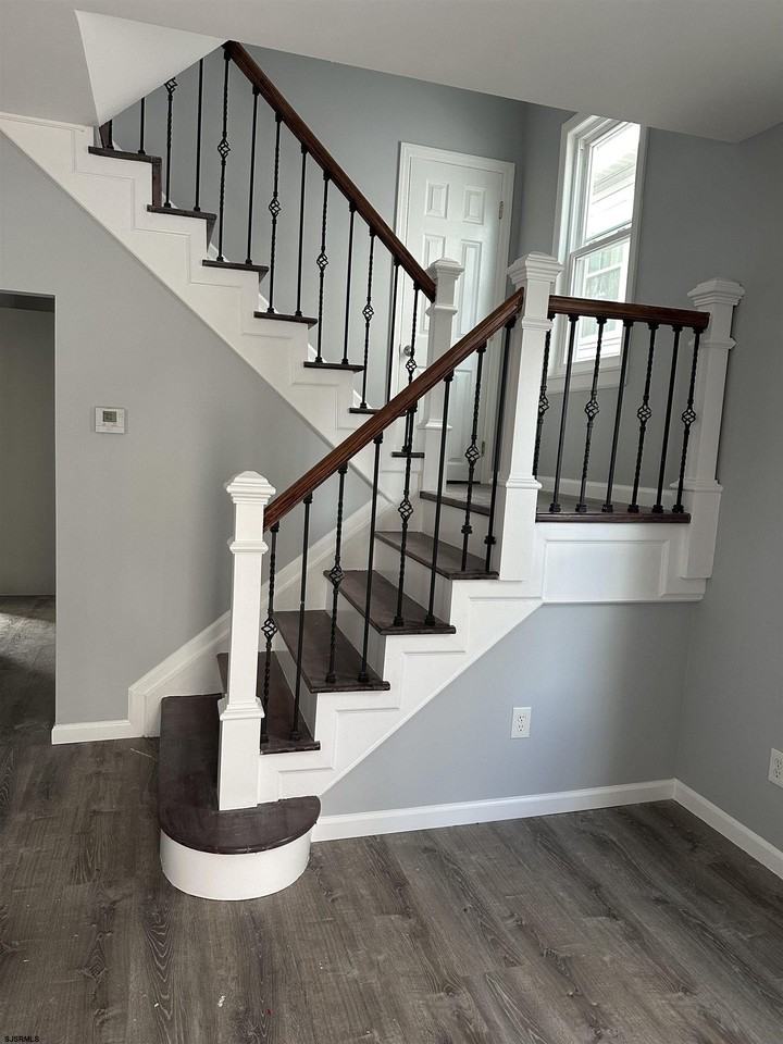 12 S Jackson Ave - Photo 3 of 17