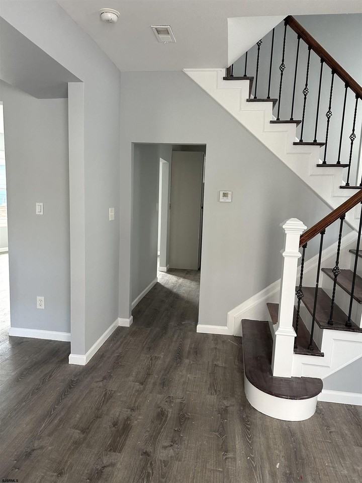 12 S Jackson Ave - Photo 4 of 17