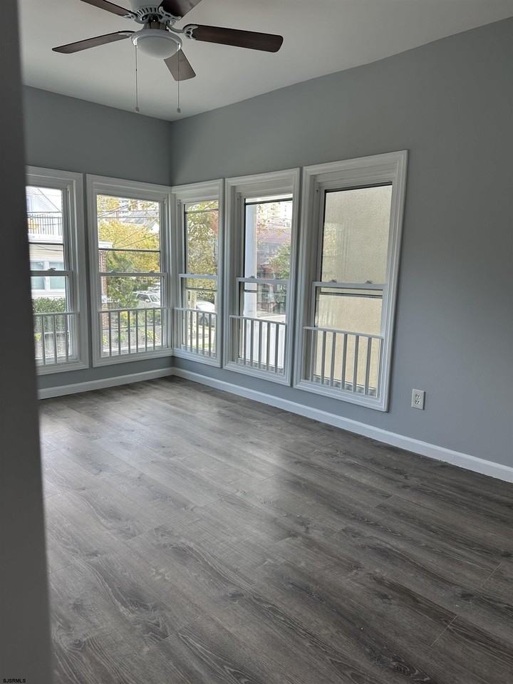 12 S Jackson Ave - Photo 7 of 17