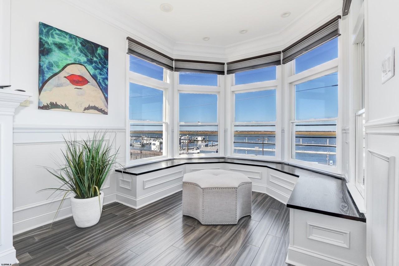 9416 Amherst Ave - Photo 5 of 50