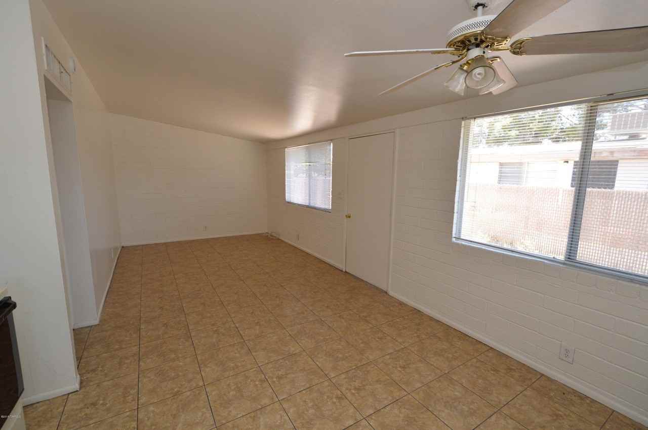 324 W Navajo Rd - Photo 3 of 7