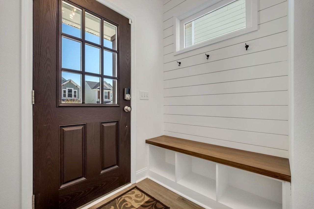 458 Grand Oaks Rd - Photo 3 of 38