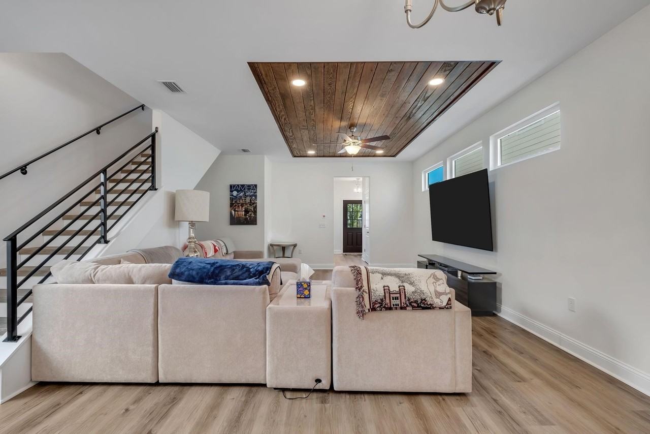 458 Grand Oaks Rd - Photo 6 of 38