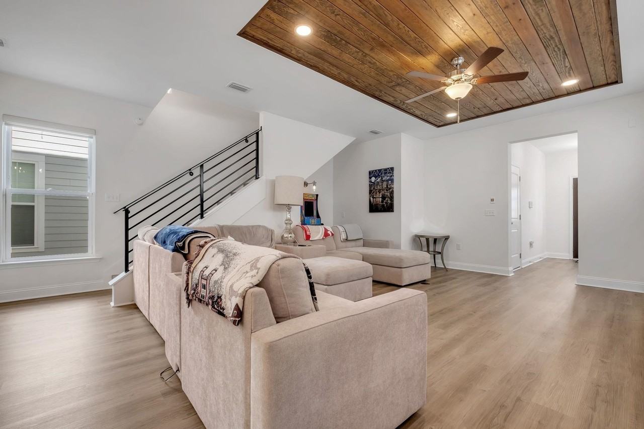 458 Grand Oaks Rd - Photo 7 of 38