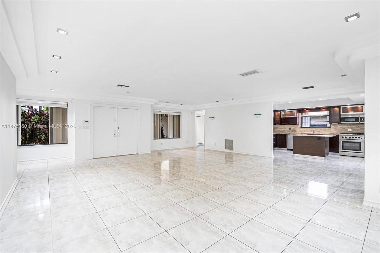 20525 Highland Lakes Blvd - Photo 6 of 8