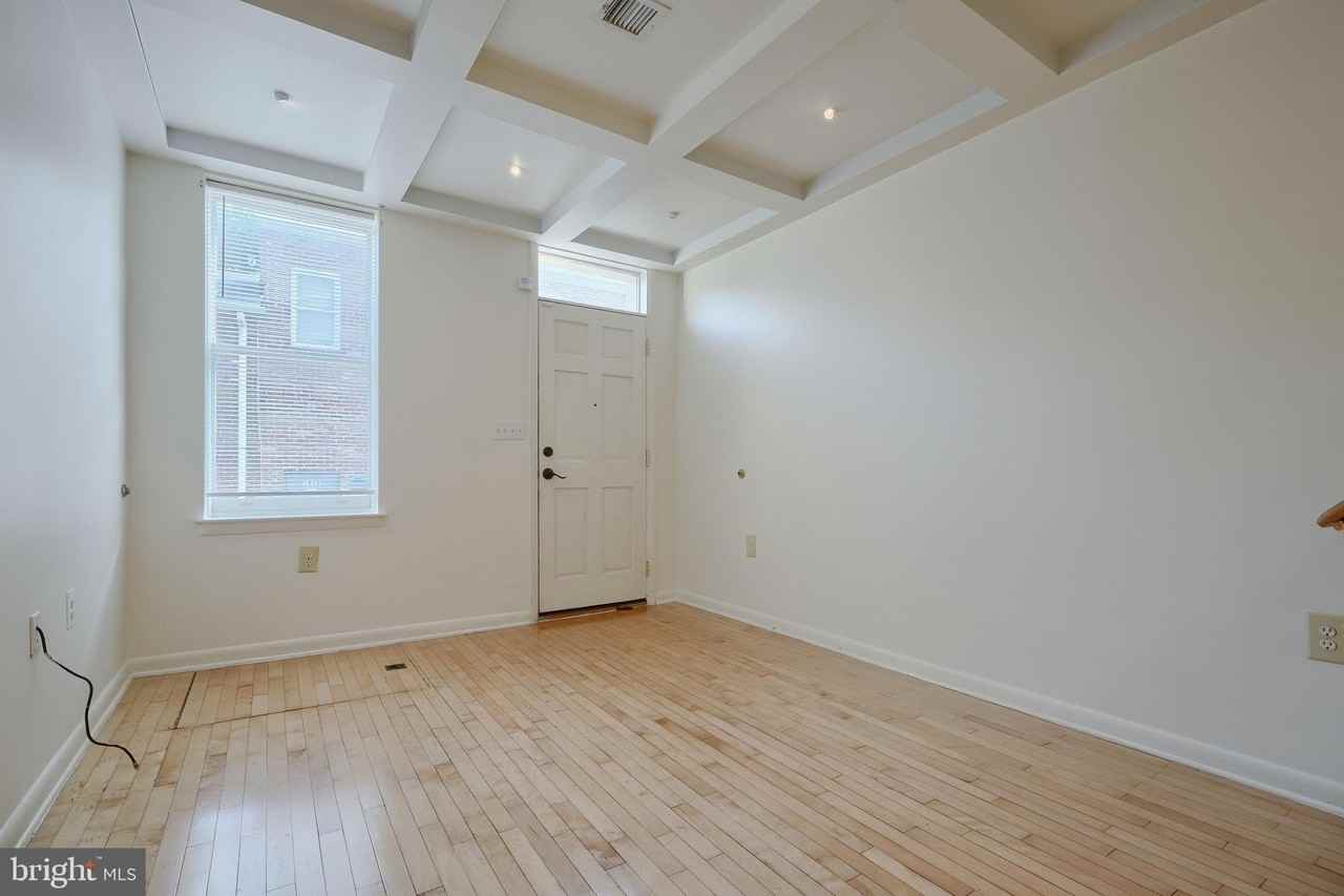 1018 Booth St - Photo 4 of 22