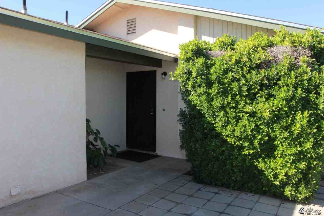 1600 S 46th Dr - Photo 2 of 10