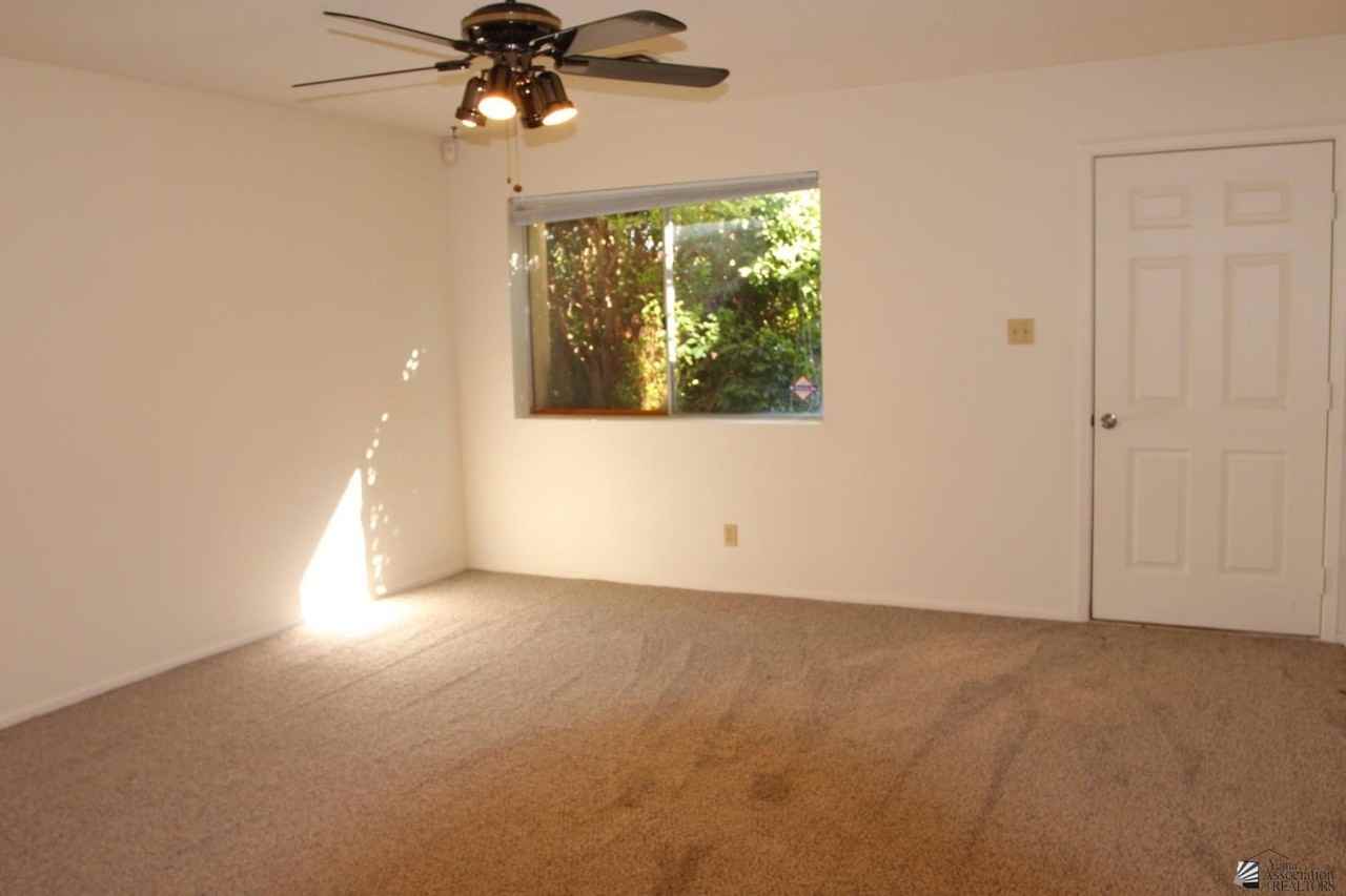 1600 S 46th Dr - Photo 4 of 10