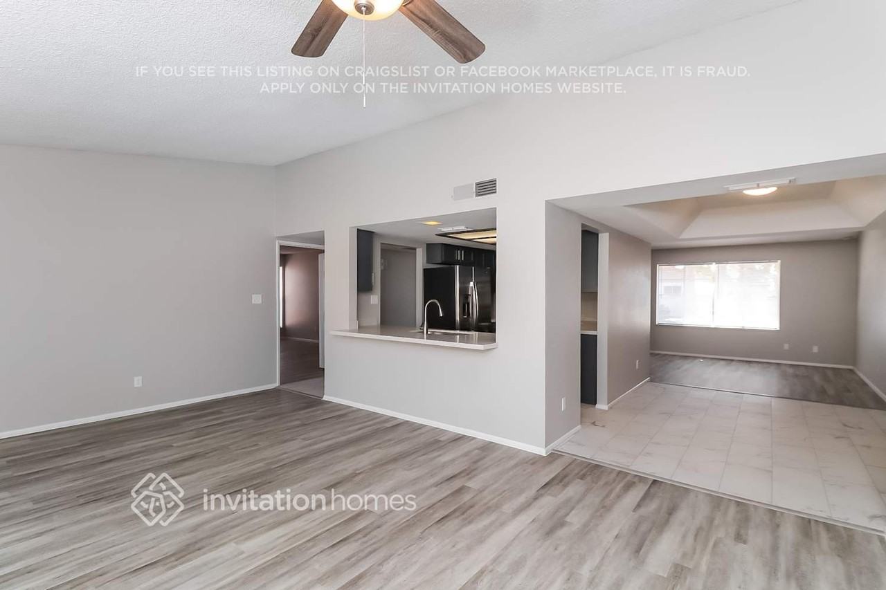 1208 West Topeka Drive - Photo 5 of 16