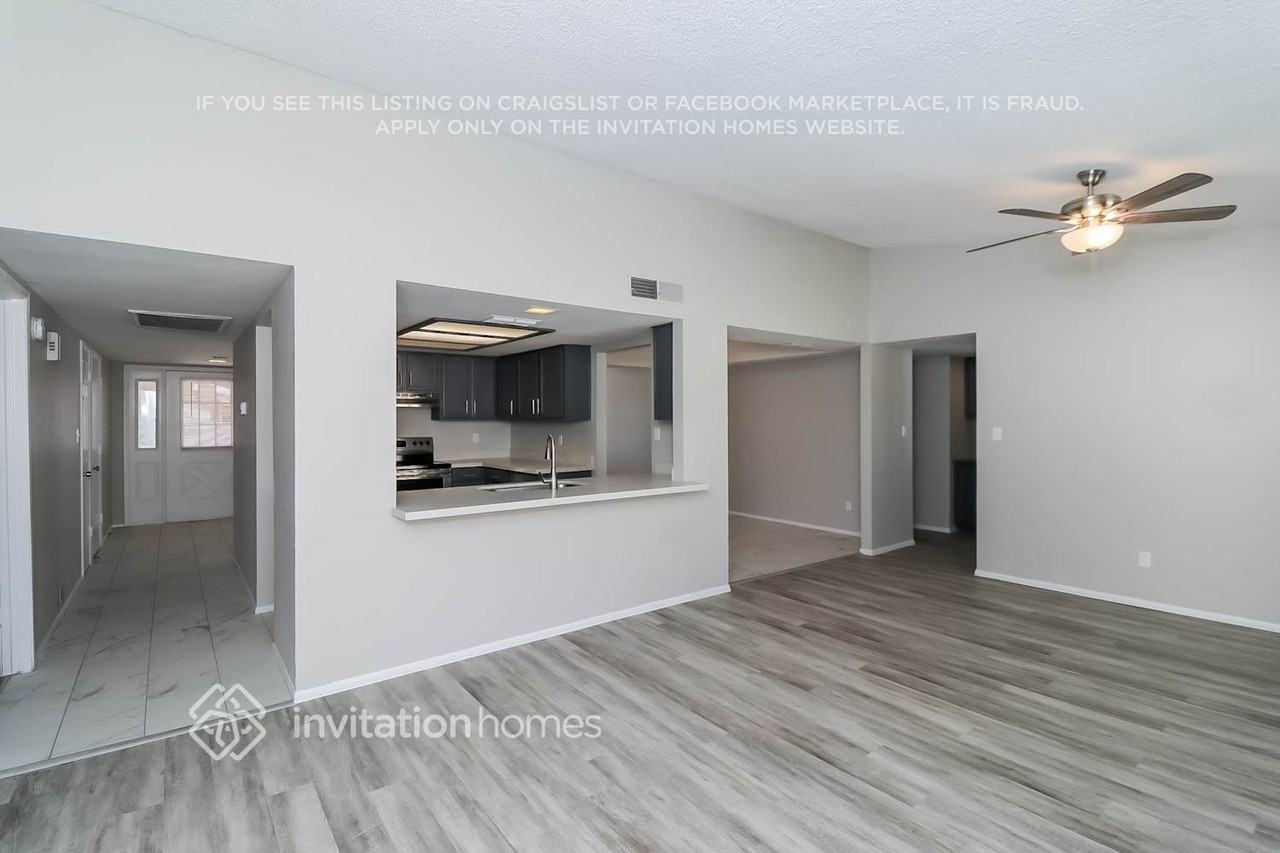 1208 West Topeka Drive - Photo 4 of 16