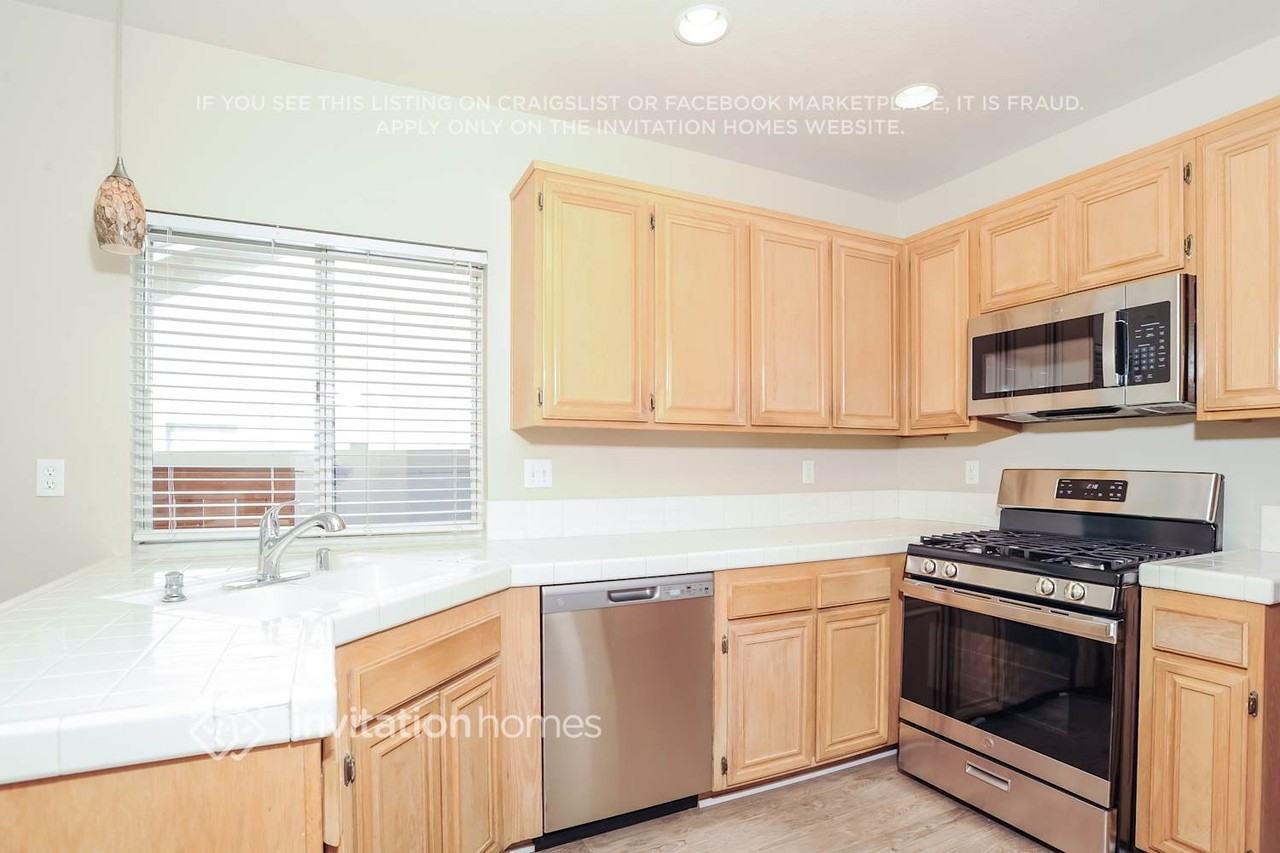 42418 Coronet Ct - Photo 7 of 15