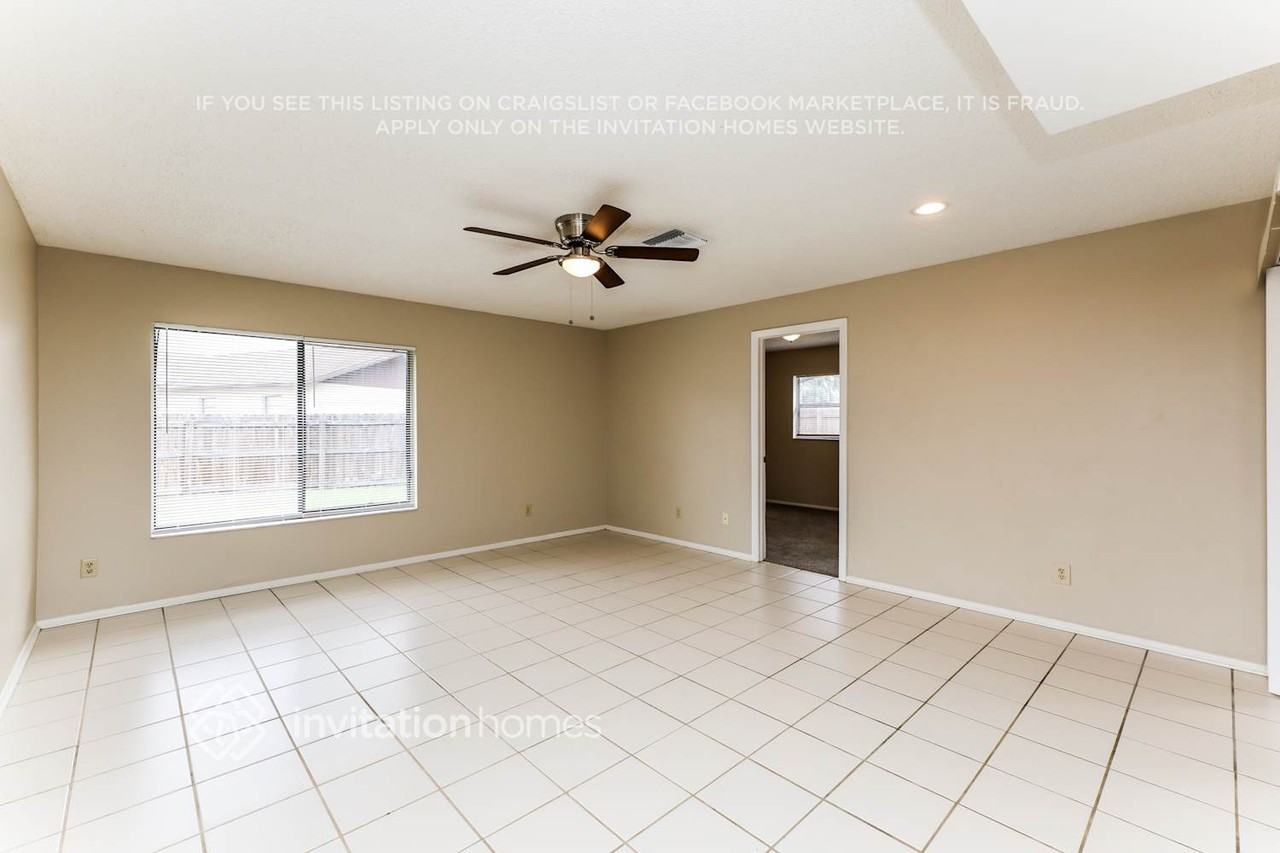 1403 Live Oak Ct - Photo 7 of 17